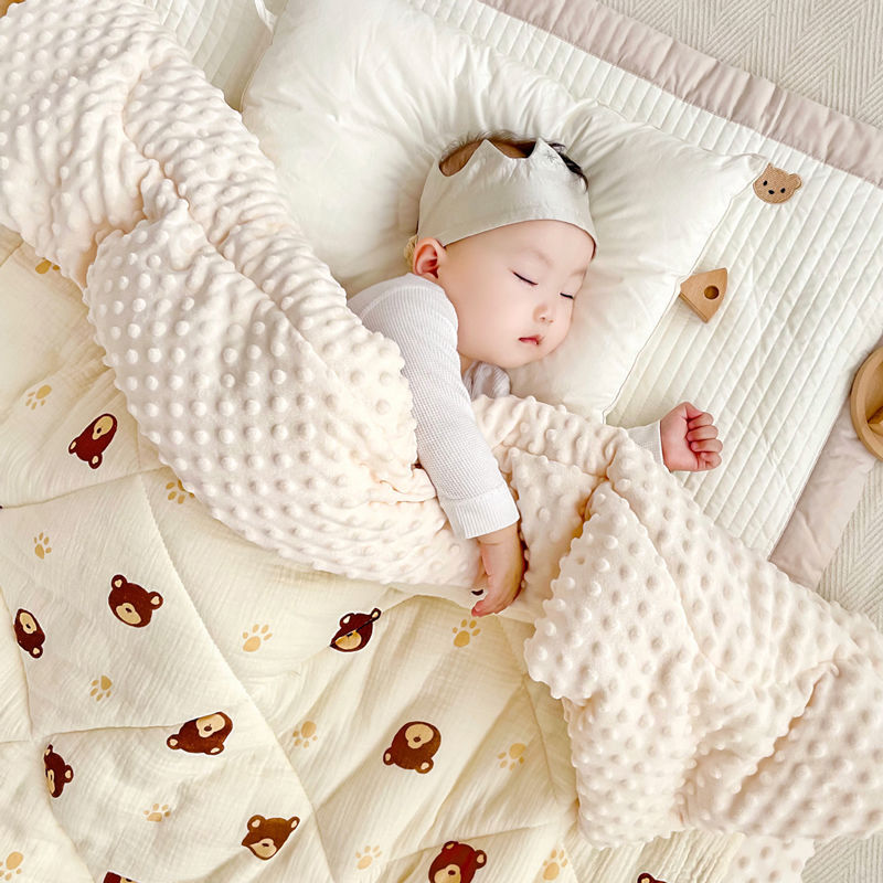 Baby Sensory Dot Cotton Quilt  - Baby Nursery Quilts review and price